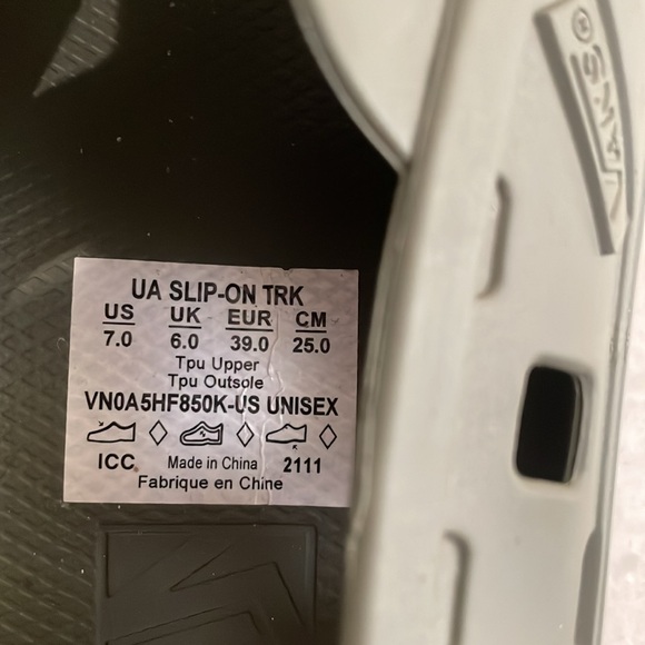 NWOT Vans Slip-On TRK Shoes - Picture 3 of 4